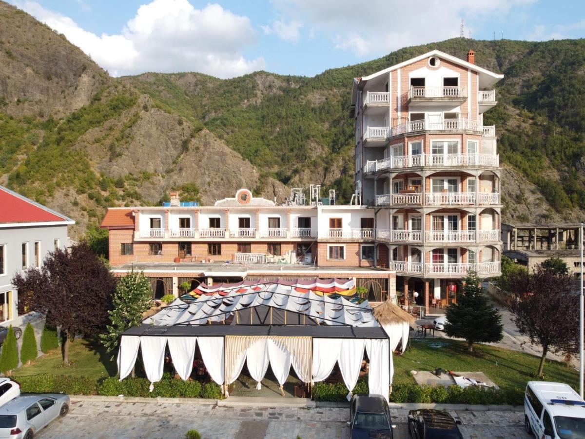 Hotel Internacional Gym & Spa Fushe-Arrez Exteriör bild