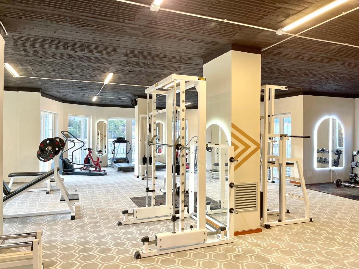 Hotel Internacional Gym & Spa Fushe-Arrez Exteriör bild